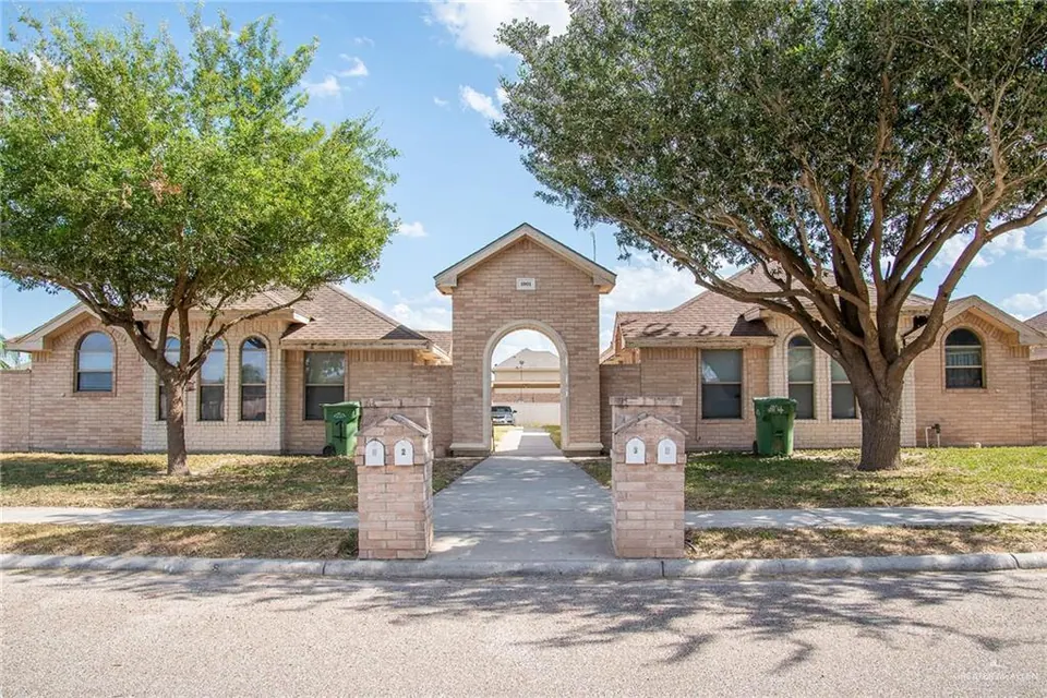 20-Unit Multifamily in Rio Grande City, TX, photo 1