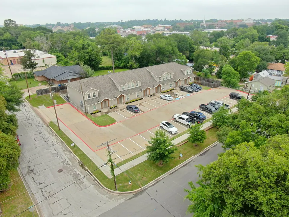 6-Unit Multifamily in Huntsville, TX, photo 1