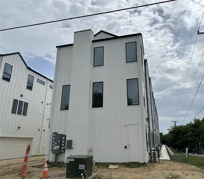 8-Unit Multifamily in Dallas, TX