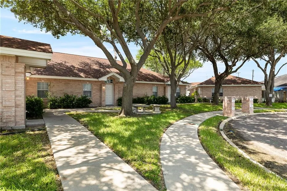 8-Unit Multifamily in Edinburg, TX, photo 1