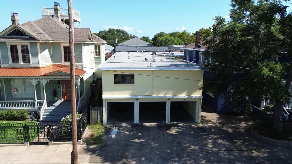 14-Unit Multifamily in Galveston, TX, photo 1