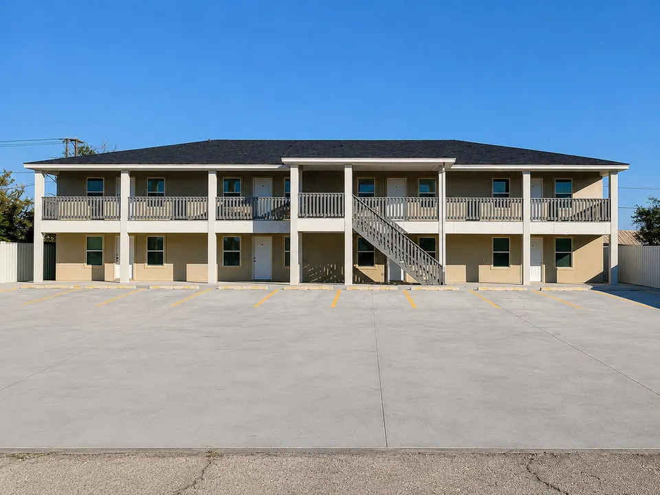 8-Unit Multifamily in Monahans, TX, photo 1