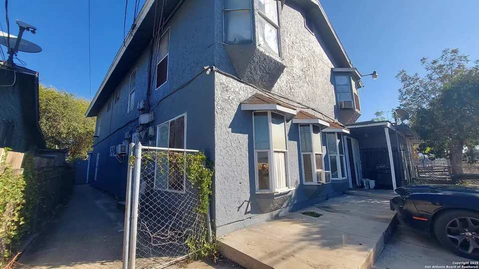 11-Unit Multifamily in San Antonio, TX, photo 1