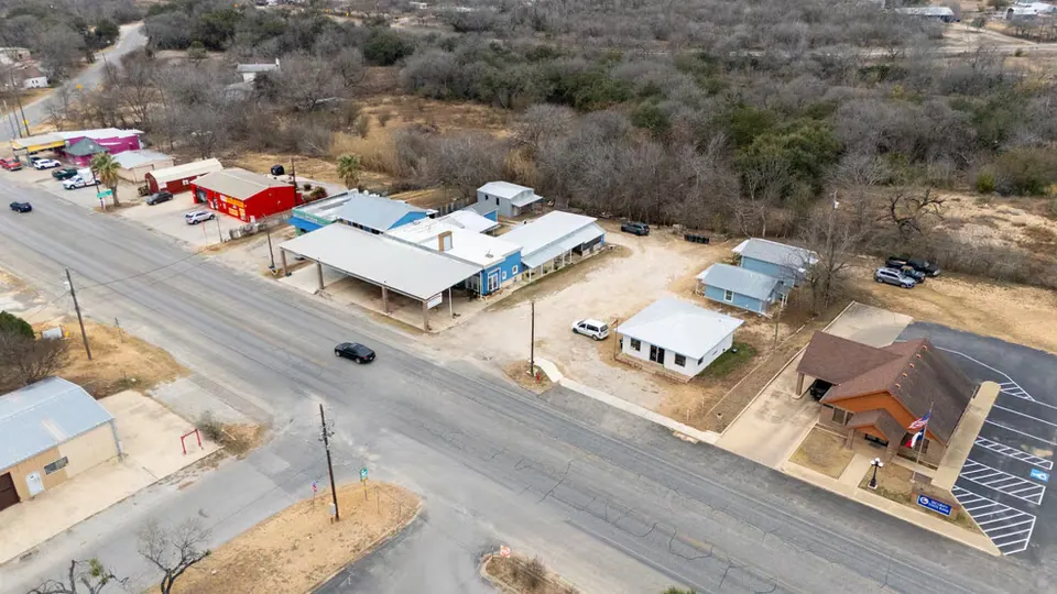 11-Unit Multifamily in Natalia, TX, photo 1