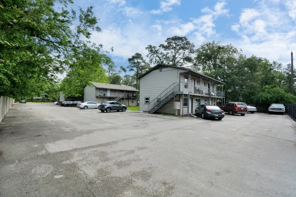 12-Unit Multifamily in Houston, TX, photo 1