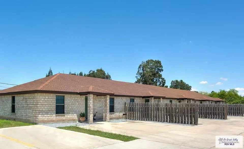 5-Unit Multifamily in Los Fresnos, TX, photo 1