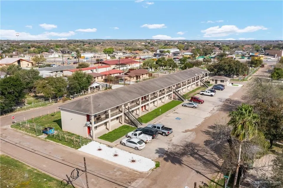 14-Unit Multifamily in Roma, TX, photo 1
