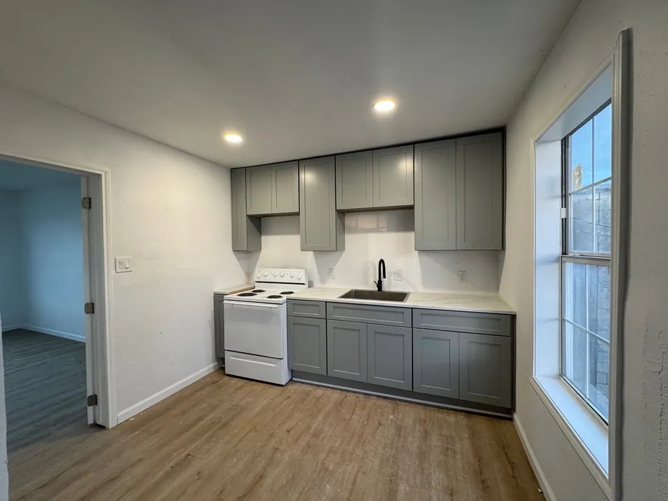 12-Unit Multifamily in Houston, TX, photo 1