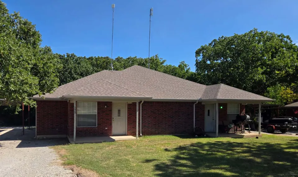 16-Unit Multifamily in Paradise, TX, photo 1