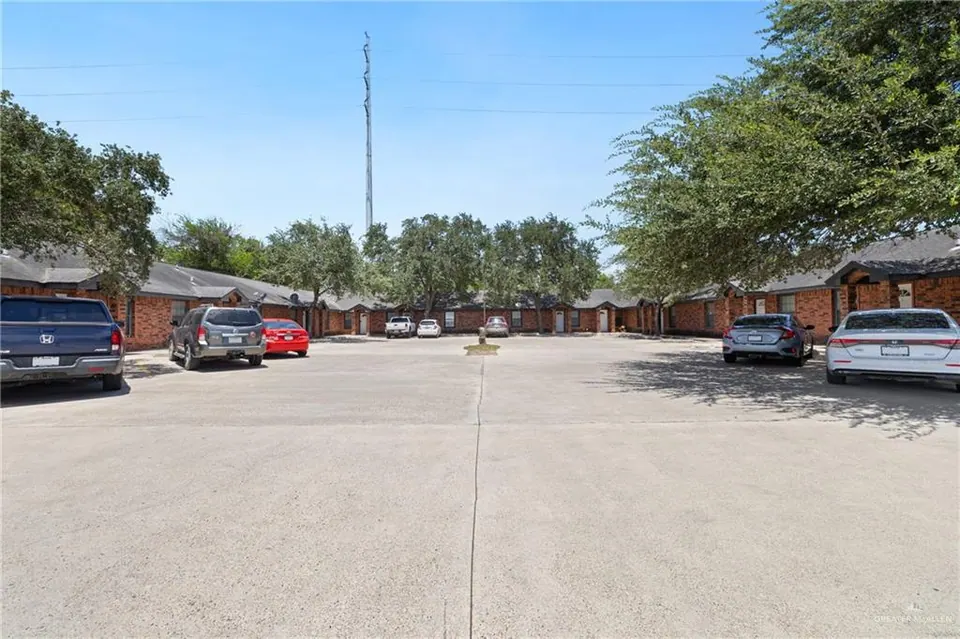 10-Unit Multifamily in Edinburg, TX, photo 1