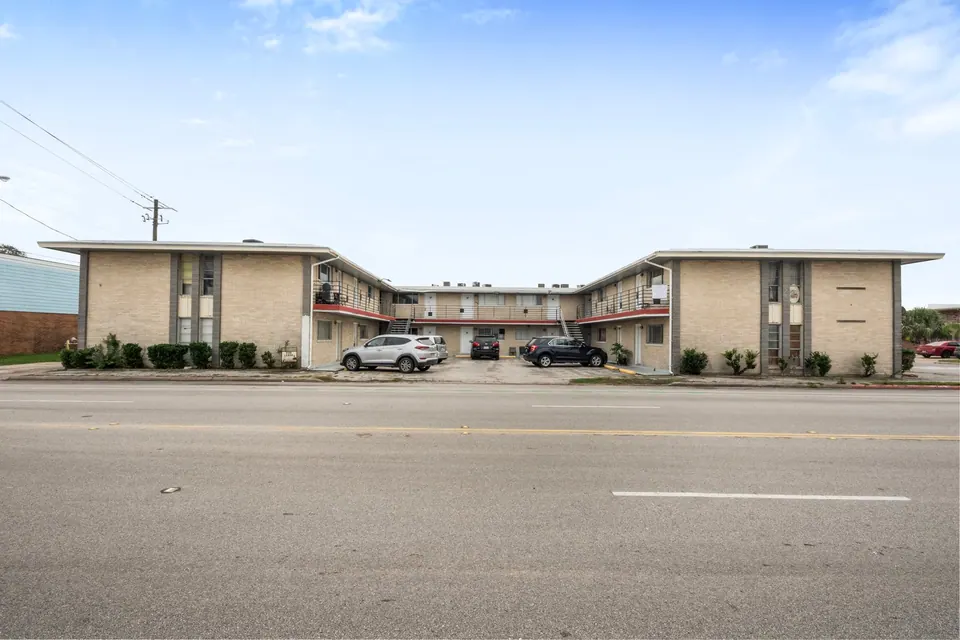 20-Unit Multifamily in Galveston, TX, photo 1