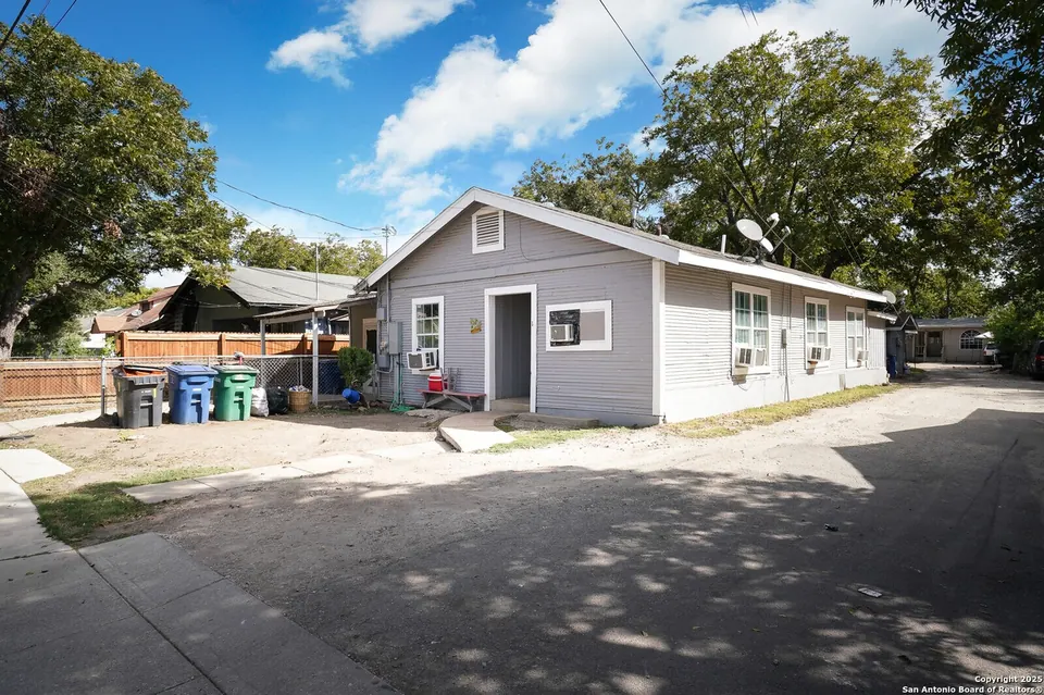 6-Unit Multifamily in San Antonio, TX, photo 1