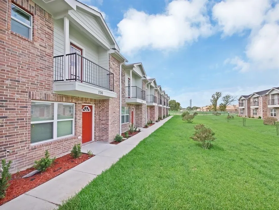 19-Unit Multifamily in Pasadena, TX, photo 1