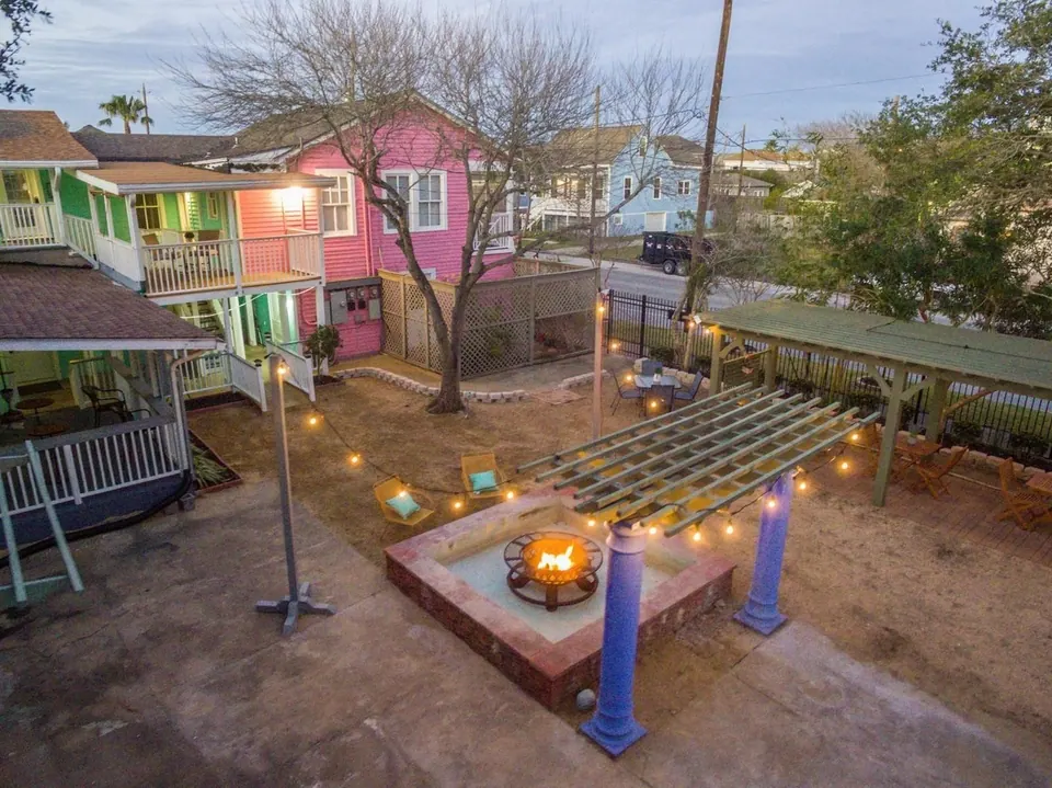 6-Unit Multifamily in Galveston, TX, photo 1