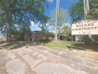 8-Unit Multifamily in Angleton, TX