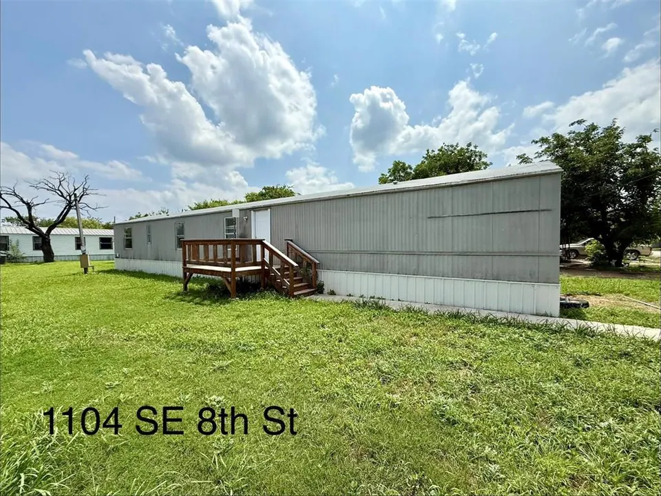 8-Unit Multifamily in Mineral Wells, TX, photo 1
