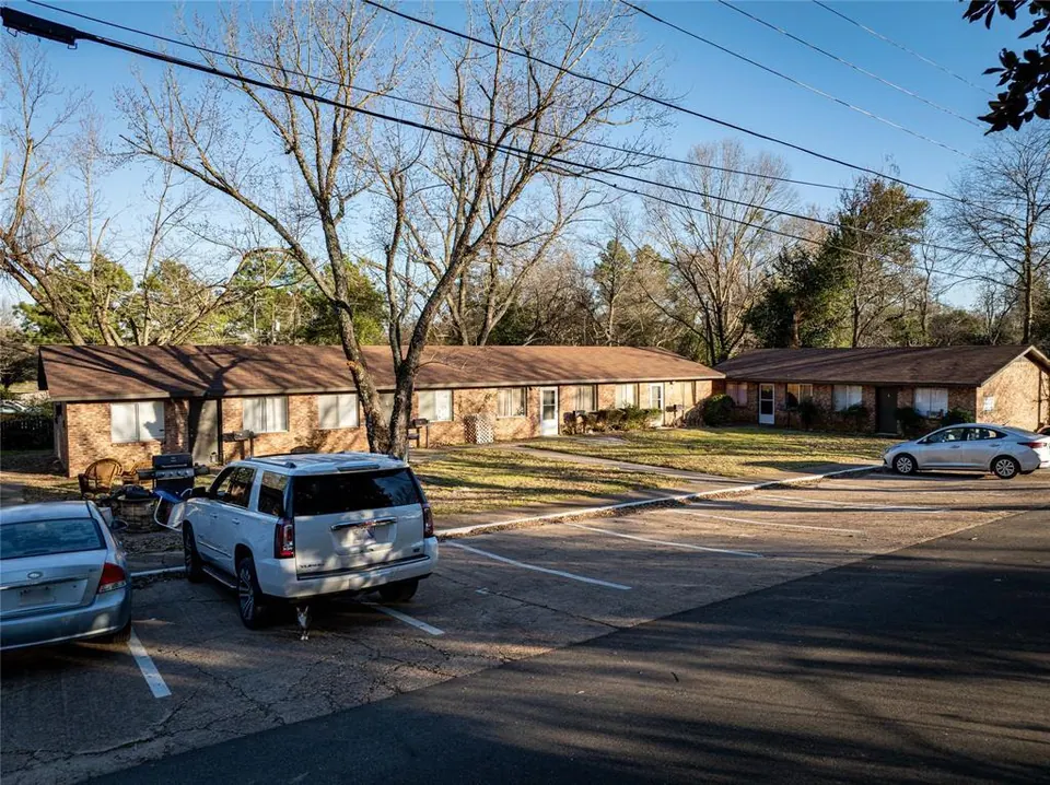 8-Unit Multifamily in Winnsboro, TX, photo 1
