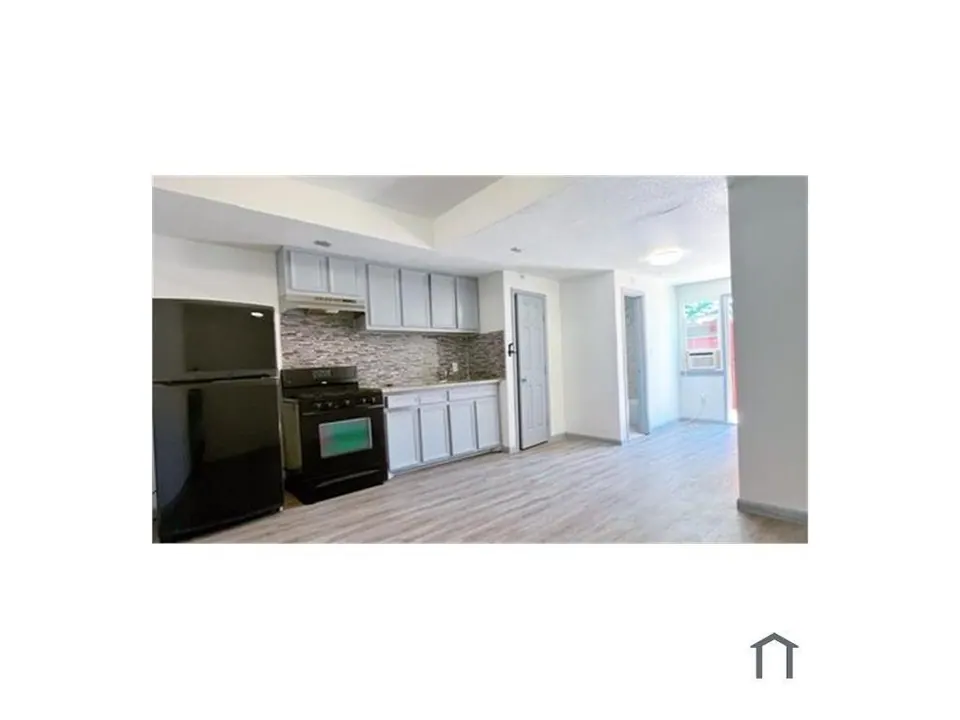 7-Unit Multifamily in Houston, TX, photo 1