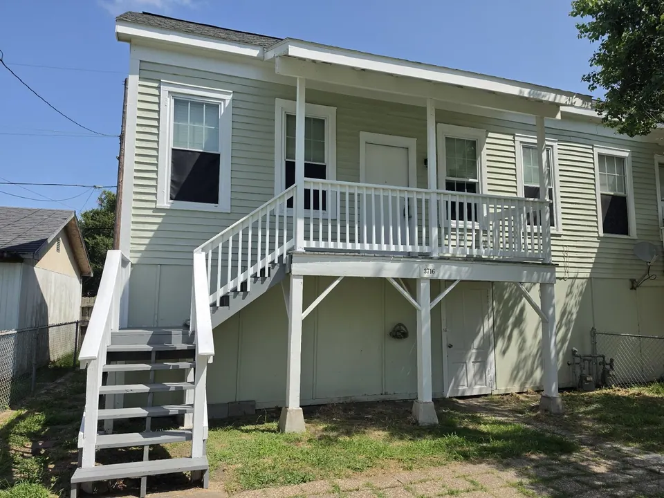 7-Unit Multifamily in Galveston, TX, photo 1