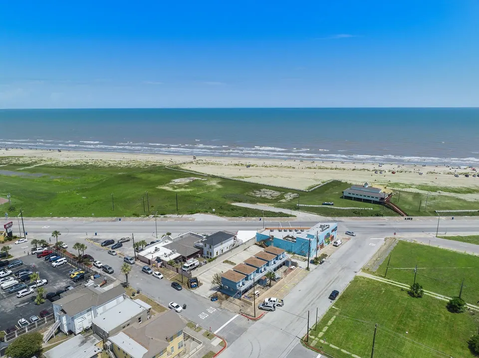10-Unit Multifamily in Galveston, TX, photo 1