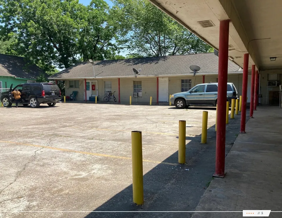 17-Unit Multifamily in Houston, TX, photo 1