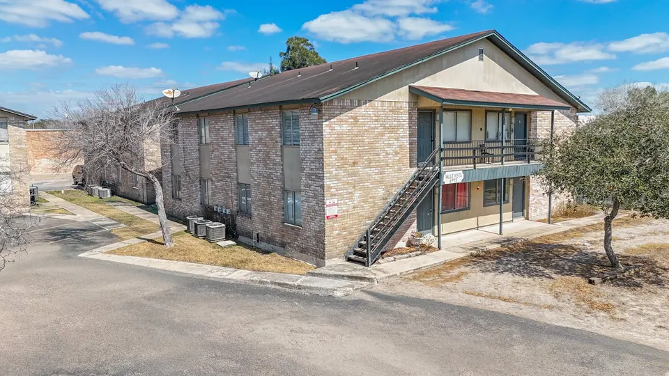 18-Unit Multifamily in Harlingen, TX, photo 1