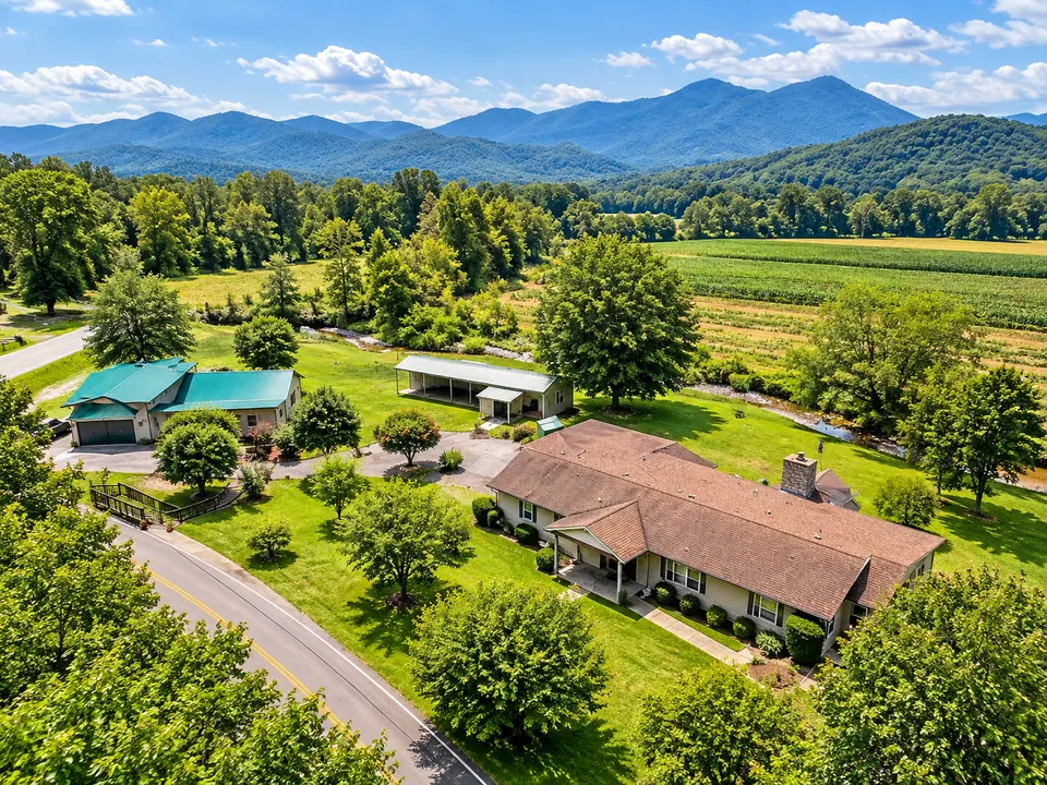 6-Unit Multifamily in Leicester, NC, photo 1