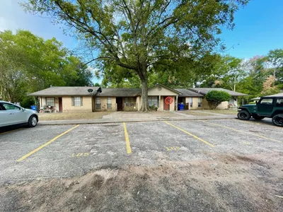 8-Unit Multifamily in Crockett, TX
