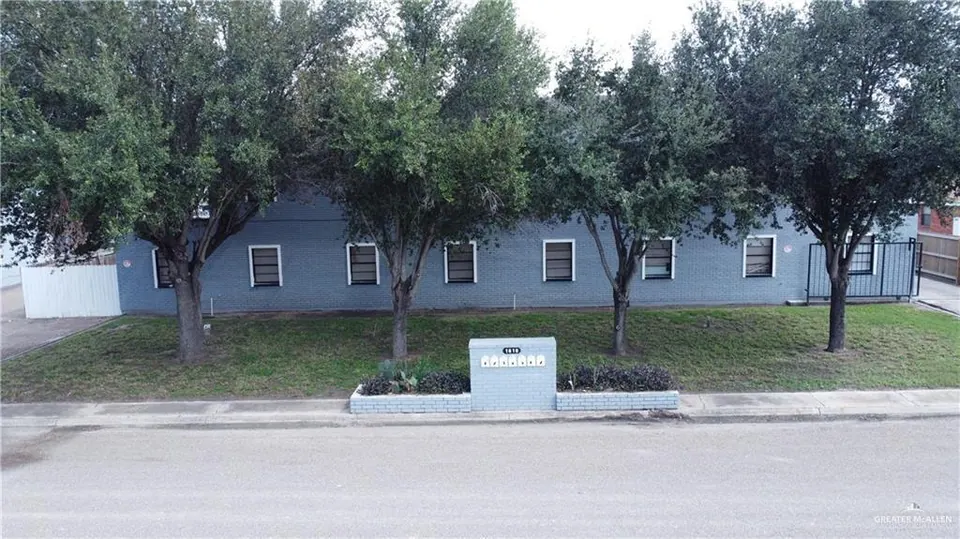 7-Unit Multifamily in Edinburg, TX, photo 1