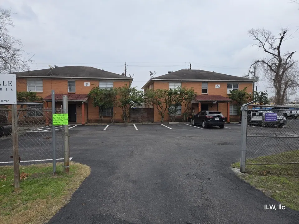 8-Unit Multifamily in Houston, TX, photo 1