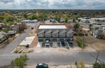 5-Unit Multifamily in Carrizo Springs, TX