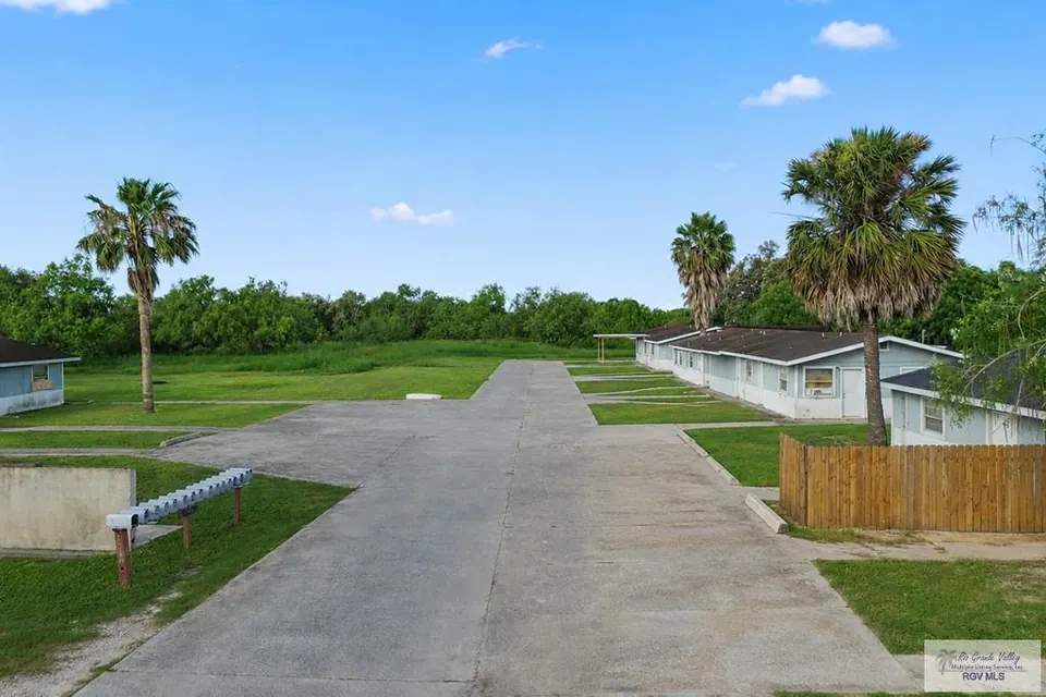 17-Unit Multifamily in Brownsville, TX, photo 1