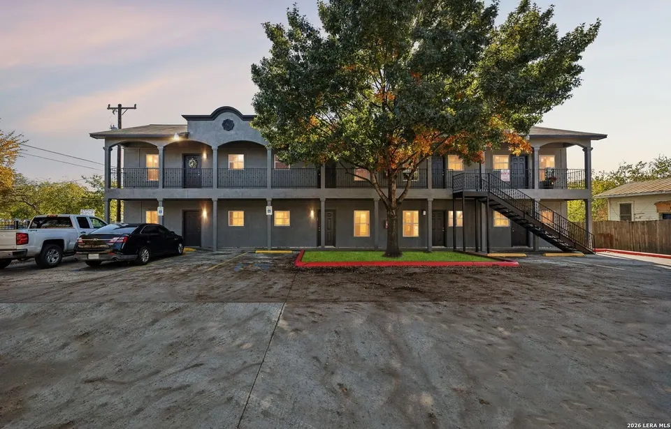 8-Unit Multifamily in San Antonio, TX, photo 1