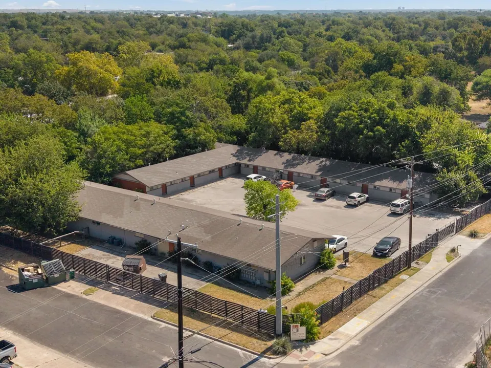 15-Unit Multifamily in Austin, TX, photo 1