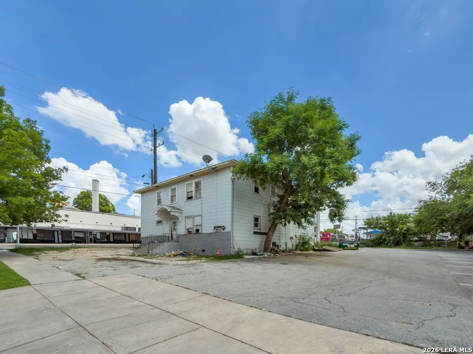 10-Unit Multifamily in Olmos Park, TX, photo 1