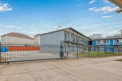 16-Unit Multifamily in Houston, TX