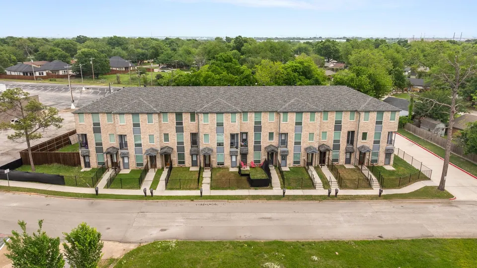 8-Unit Multifamily in Arlington, TX, photo 1