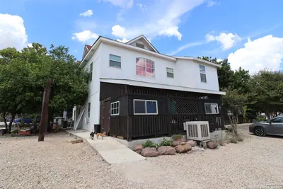 6-Unit Multifamily in Von Ormy, TX