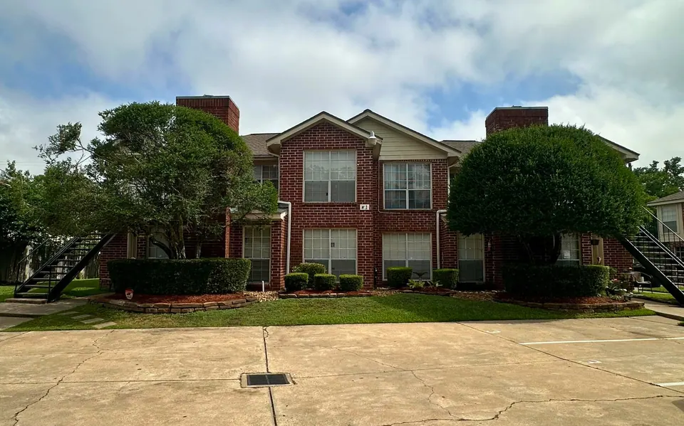 8-Unit Multifamily in Houston, TX, photo 1