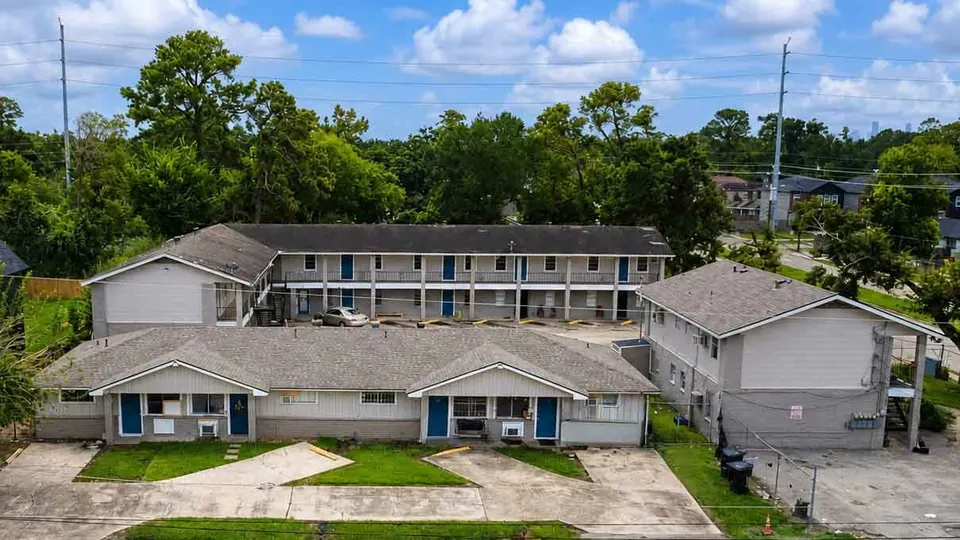 24-Unit Multifamily in Houston, TX, photo 1