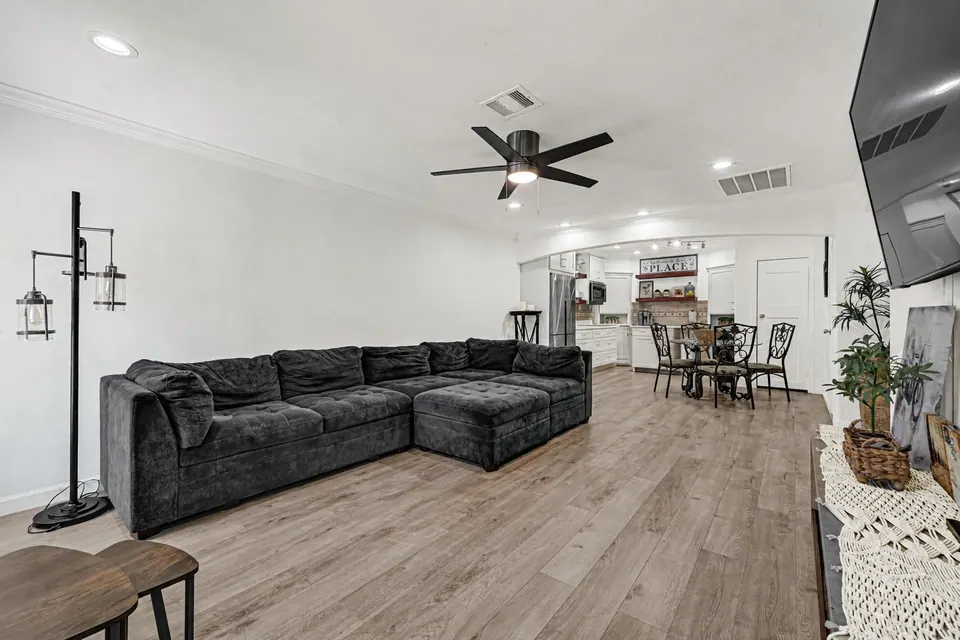 8-Unit Multifamily in Houston, TX, photo 1