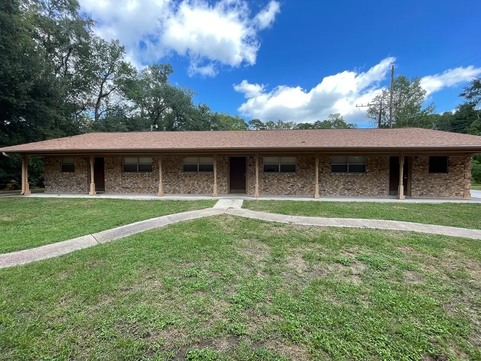 8-Unit Multifamily in Huntsville, TX, photo 1