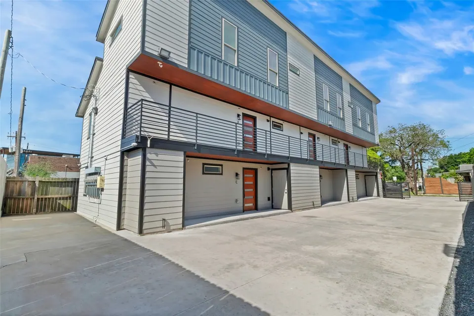 6-Unit Multifamily in Houston, TX, photo 1